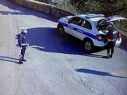 Dichiarano di essere residenti in Costiera Amalfitana ma sono romani: turisti denunciati