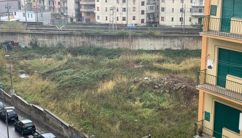 Ex fabbrica Di Filippo a Torrione, comercianti e residenti lanciano l’allarme