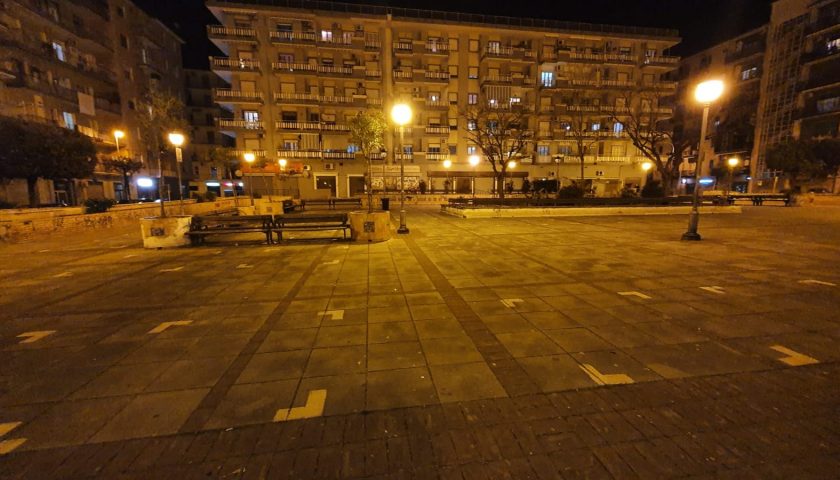 Il Sindaco Napoli in giro in una Salerno deserta: “Risorgeremo con splendore”