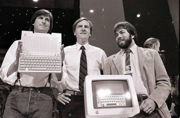 Accadde oggi: il 1 aprile 1976 in un garage nasce la Apple computer