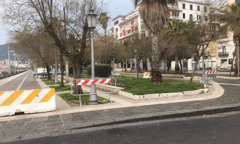 Ancora gente a passeggio, il Comune di Salerno chiude il Lungomare Trieste