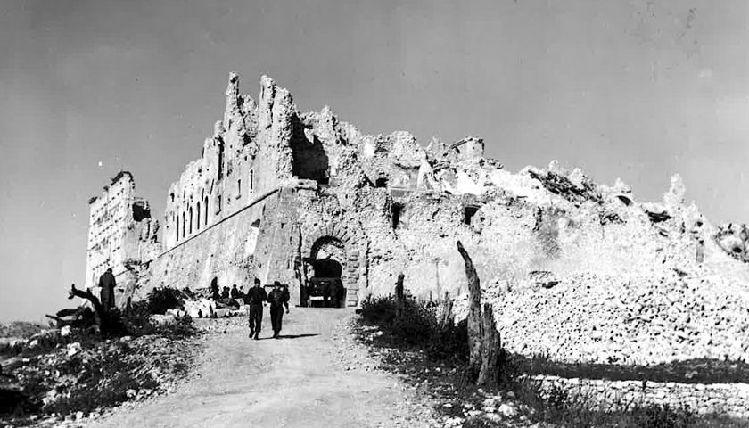 Accadde oggi: il 15 marzo del 1944 gli alleati bombardano Montecassino nel terzo attacco alla città