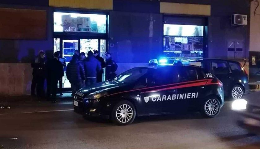 Dieci persone nel locale, multe e chiusura dell’esercizio a Pisciotta