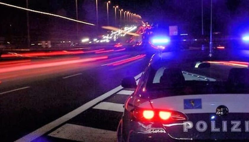 Alcova in via Ligea, blitz della polizia: nei guai prostitute e clienti