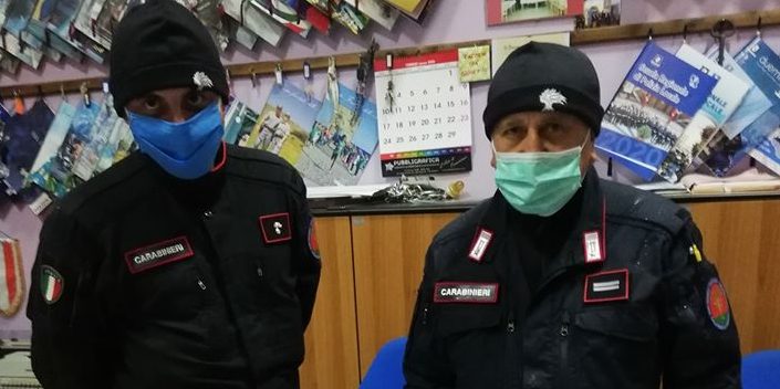 Solidarietà a Roscigno, 100 mascherine per i carabinieri