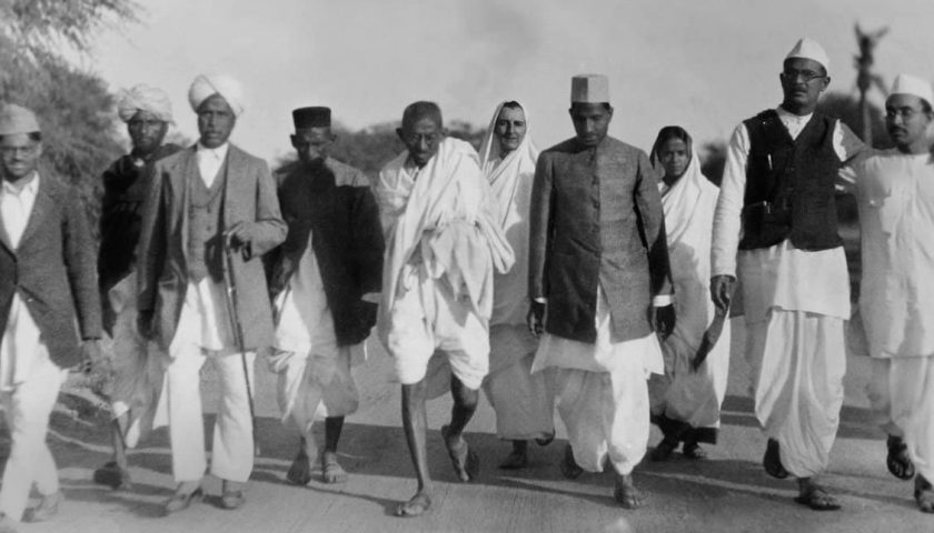 Accadde oggi: il 12 marzo del 1930 la marcia del sale di Gandhi contro la tassa del Governo britannico