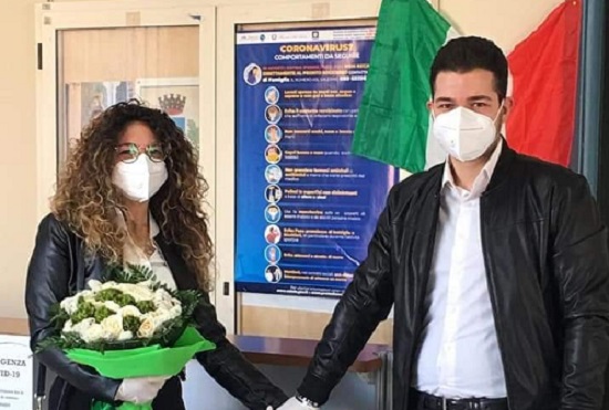 Il covid 19 non ferma l’amore, Carmine e Maria promessi sposi ad Angri. Gli auguri del sindaco