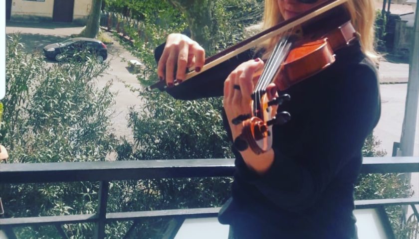Violinista di Nocera incanta il pubblico del web