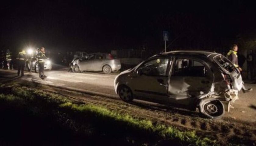 Sbanda e si ribalta con l’auto, salvato da un carabiniere consigliere comunale a Capaccio