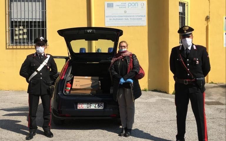 A Olevano sul Tusciano i carabinieri consegnano Pc agli alunni