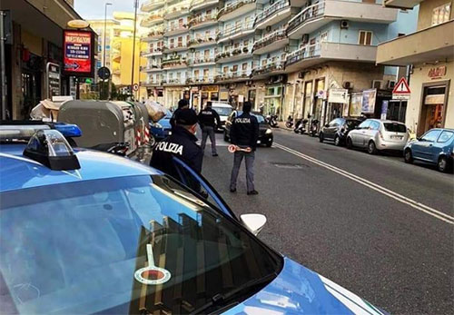 Salerno, apre il Bar nonostante il divieto: multa e sigilli