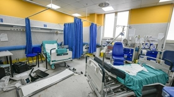 Devastazione del Pronto Soccorso dell’Ospedale Pellegrini dopo la morte del 15enne Ugo Russo: 9 arresti a Napoli