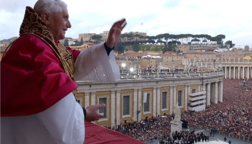 L’11 febbraio di 10 anni fa la svolta di Benedetto XVI che cambiò la Chiesa di Roma