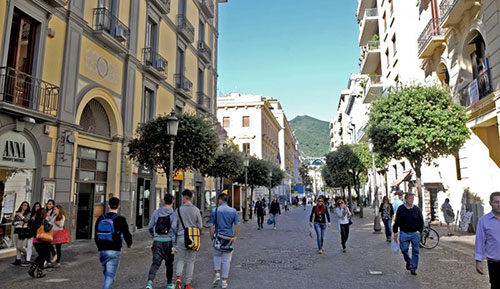 Confesercenti: Salerno con pochi turisti, meno dell’era covid