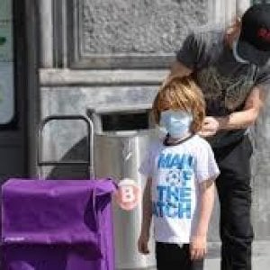 CORONAVIRUS NEL MONDO. IN SPAGNA I MINORI FUORI PER 1 ORA AL GIORNO
