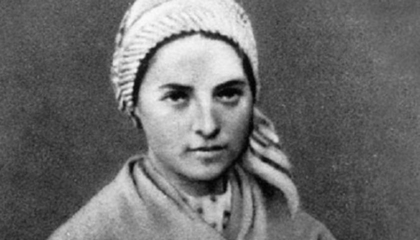 Accadde oggi: il 16 aprile del 1879 muore Bernadette, a 14 anni le apparve la Madonna di Lourdes e iniziarono i miracoli