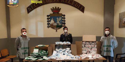 Sequestrate a Napoli 116 mila mascherine non conformi e destinate al mercato della Campania