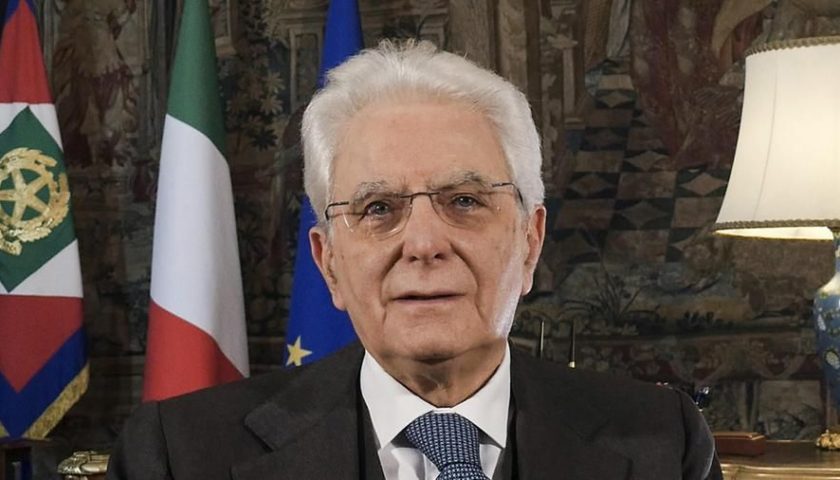 Mattarella: Le scuole riapriranno solo quando saranno in sicurezza