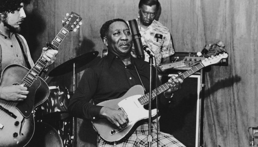 Accadde oggi: il 30 aprile del 1983 muore Muddy Waters, leggendario musicista del Mississippi e punto di riferimento dei Rolling Stones