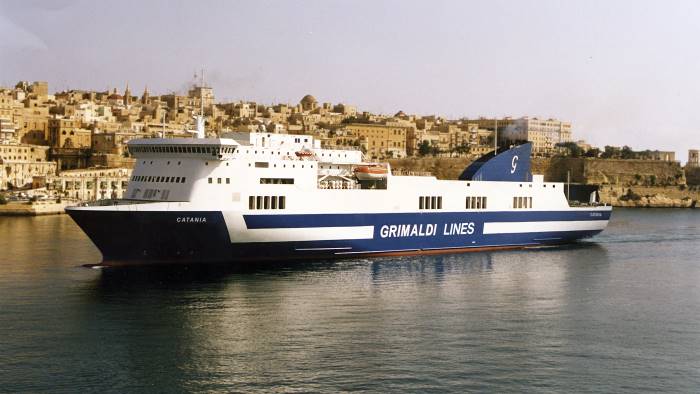 Nave in rada da domani con 400 italiani a bordo nel Porto di Salerno: quarantena per tutti