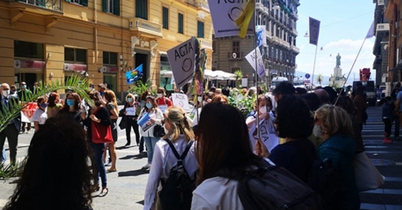 Le guide turistiche protestano sotto il Palazzo della Regione: “Più attenzione per noi”