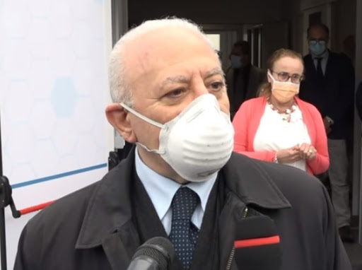 De Luca: “Vaccinare 4,2 milioni di campani entro la fine dell’anno”