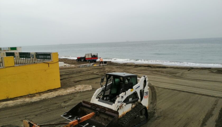 Spiagge pulite, prosegue l’attività sul litorale salernitano