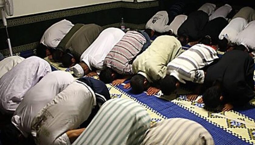 Pericolo assembramento durante il Ramadan, a Battipaglia chiude la moschea