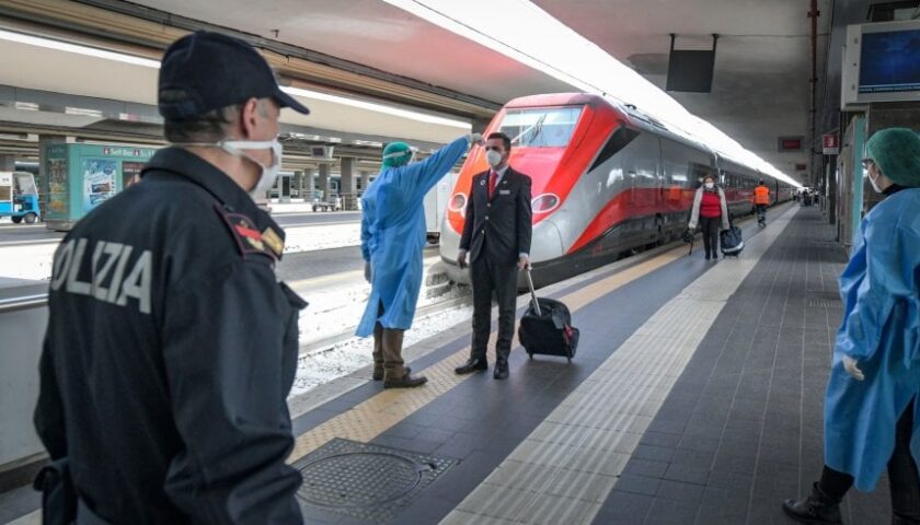 A Napoli prime misure per chi rientra dal Nord: temperature misurate in aeroporto, stazione e terminal bus