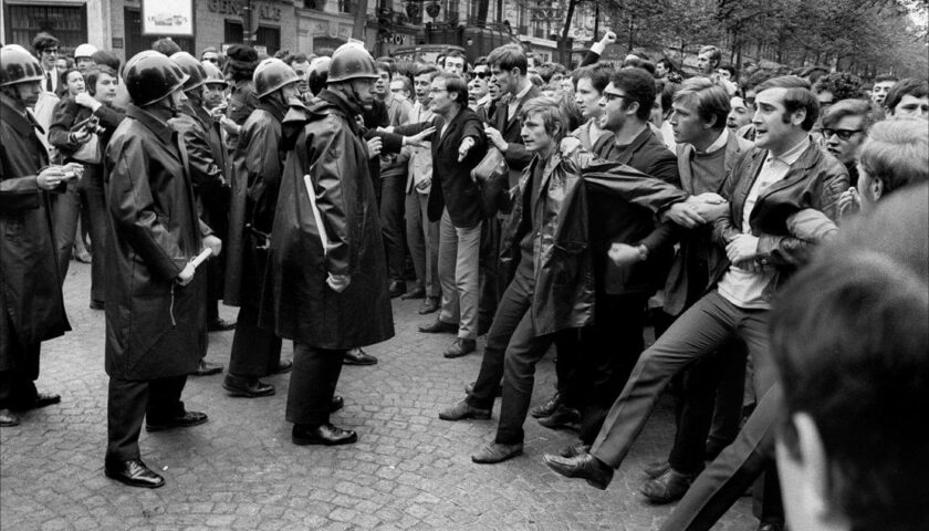 Dopo l’Italia, il 3 maggio 1968 inizia il mese di fuoco che incendiò Parigi con la rivoluzione studentesca