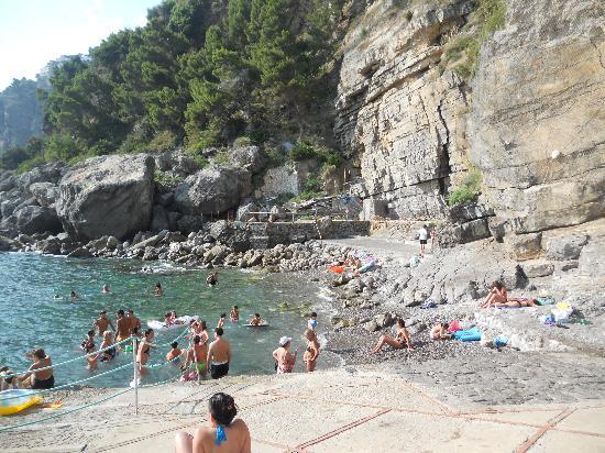 Malore in mare, a Praiano muore una donna di 62 anni