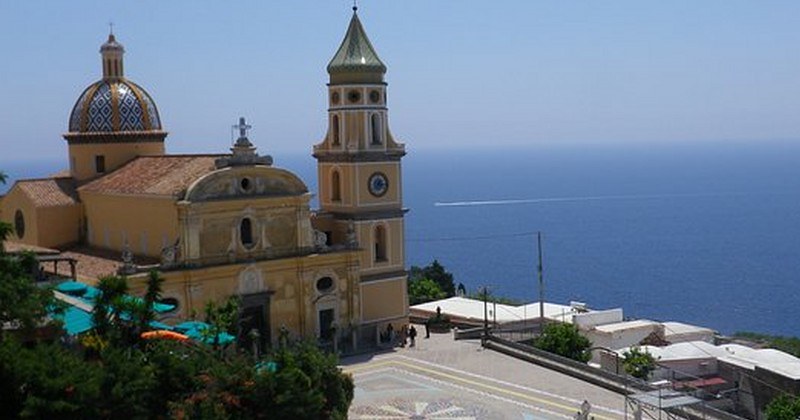 A Praiano obbligatorio l’uso delle mascherine all’aperto