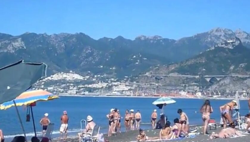 Spiagge libere a Salerno, ingressi scaglionati e distanza di sicurezza