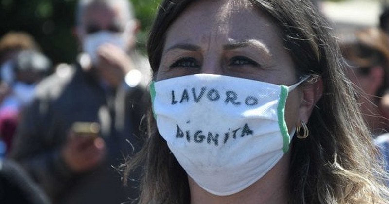 Stagionali domenica in piazza ad Amalfi: “Abbiamo perso anche la dignità”