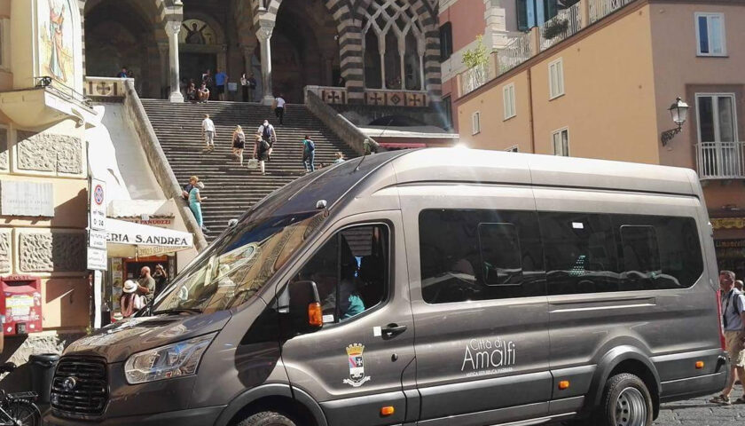 Amalfi: da oggi riparte il servizio bus interno durante le ore pomeridiane
