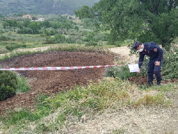 Accumulo di liquami e reflui zootecnici, sequestrata vasta area a Castelcivita