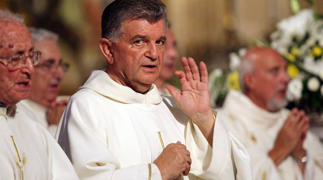 I 50 anni di sacerdozio di don Michele Pecoraro, parroco del Duomo di Salerno