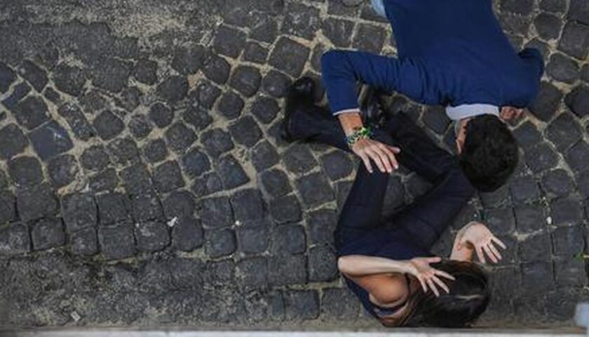 Infermiera violentata a Napoli, arrestato senagalese. Vietri e Pellegrino di Fratelli d’Italia: “Massimo della pena”