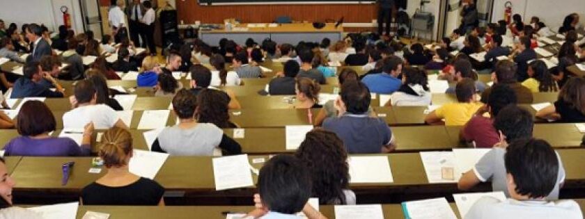 Il pm di Napoli: “All’Università sesso in cambio di esami”