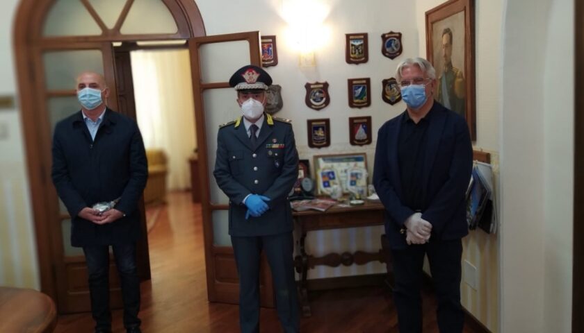 Il sindaco di Salerno incontra il comandante provinciale della Guardia di Finanza, al setaccio le autocertificazioni per il “buono spesa”