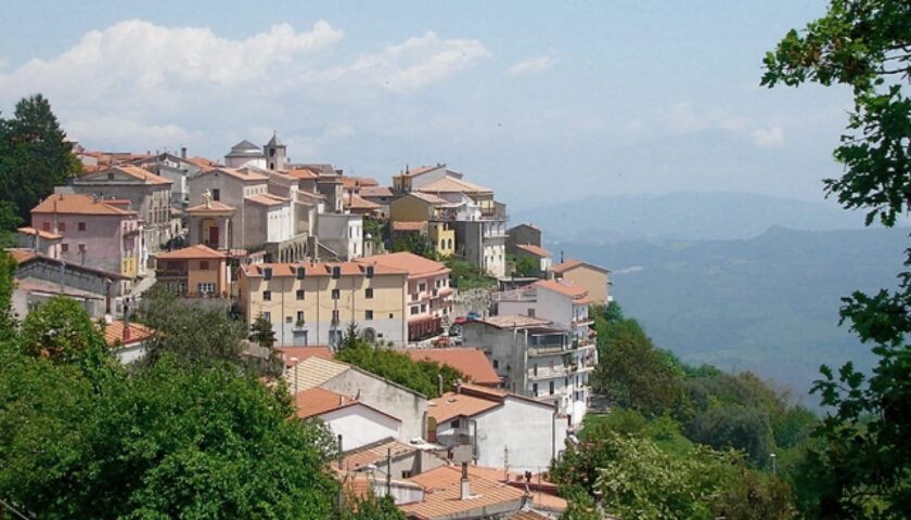 Montano Antilia, dopo il ritorno da Modena del giovane positivo altri 5 contagiati: ordinanza del sindaco