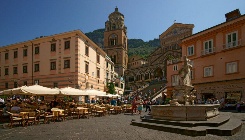 Comune e cittadini in azione per ripulire Amalfi e le spiagge