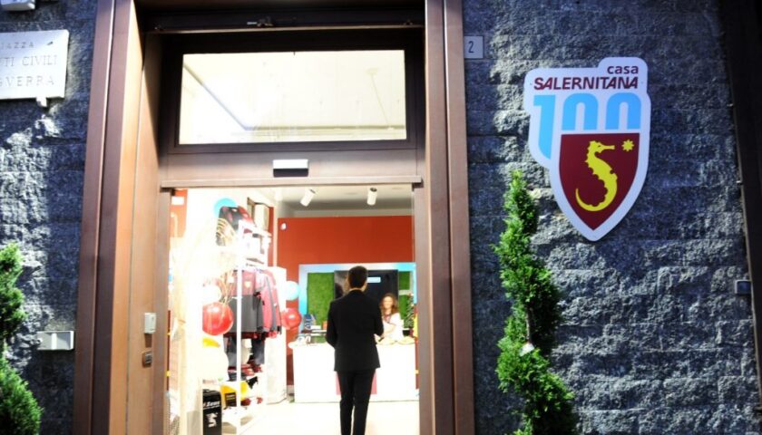 Salernitana Store: Da lunedì tutto il merchandising in promo al 50%