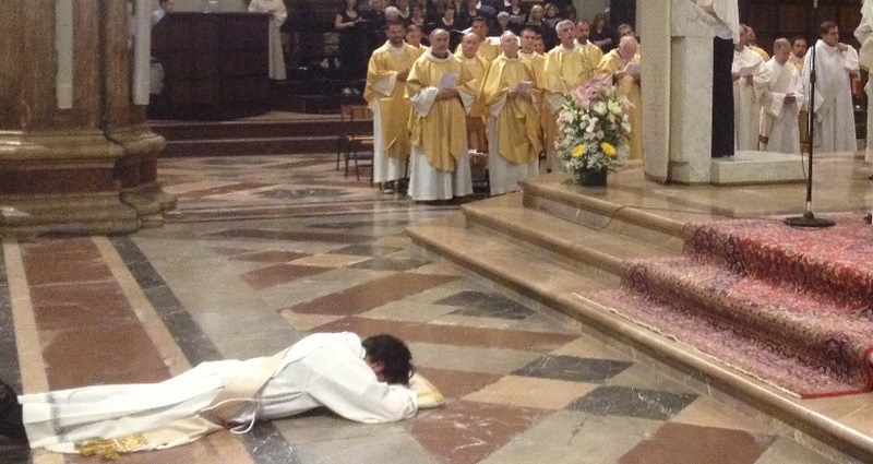 Tre nuovi sacerdoti a Salerno, prime ordinazioni dell’arcivescovo Bellandi: ecco chi sono