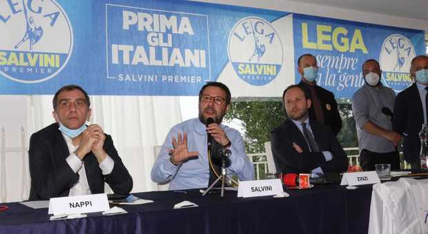 Salvini a Napoli: “Se il modello De Luca sono Mastella, Pomicino e De Mita glieli lascio volentieri”