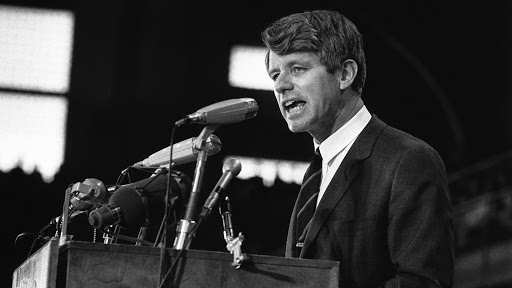 Accadde oggi: il 6 giugno 1968  l’addio al senatore americano Robert Kennedy, ucciso mentre si preparava per le presidenziali degli States