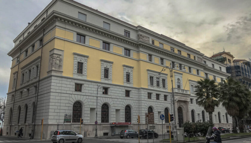 Palazzo delle Poste a Salerno, indagati i Rainone. No al sequestro dell’edificio