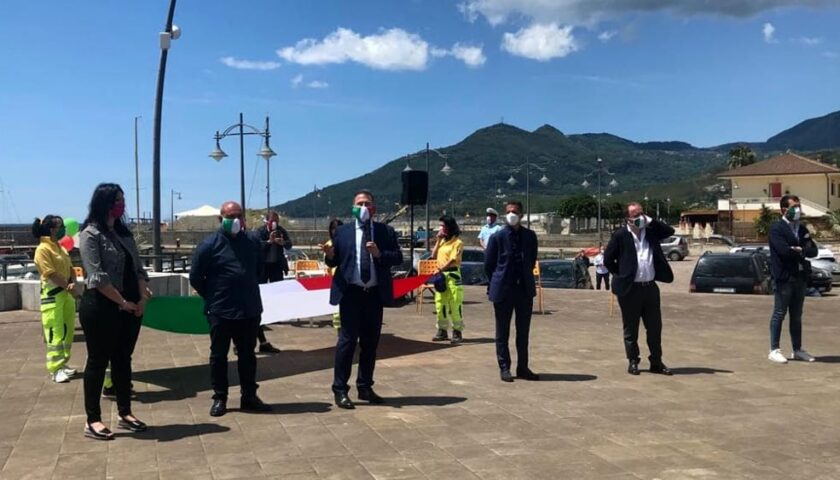 Il flash mob di Fratelli D’Italia a Santa Marina