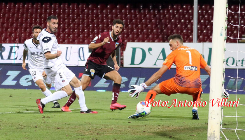 Salernitana, venerdì in campo con una maglia celebrativa