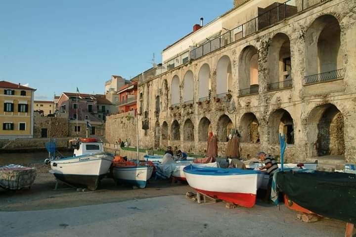 CASTELLABATE, PICCOLE IMBARCAZIONI: L’AMMINISTRAZIONE DISCIPLINA L’UTILIZZO DEGLI SCALI